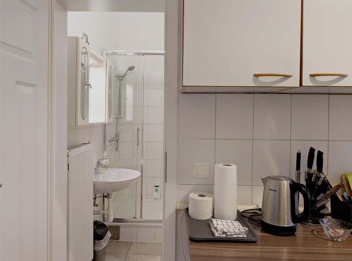 Apartment Center ! 2 Stops From The Center! Wien